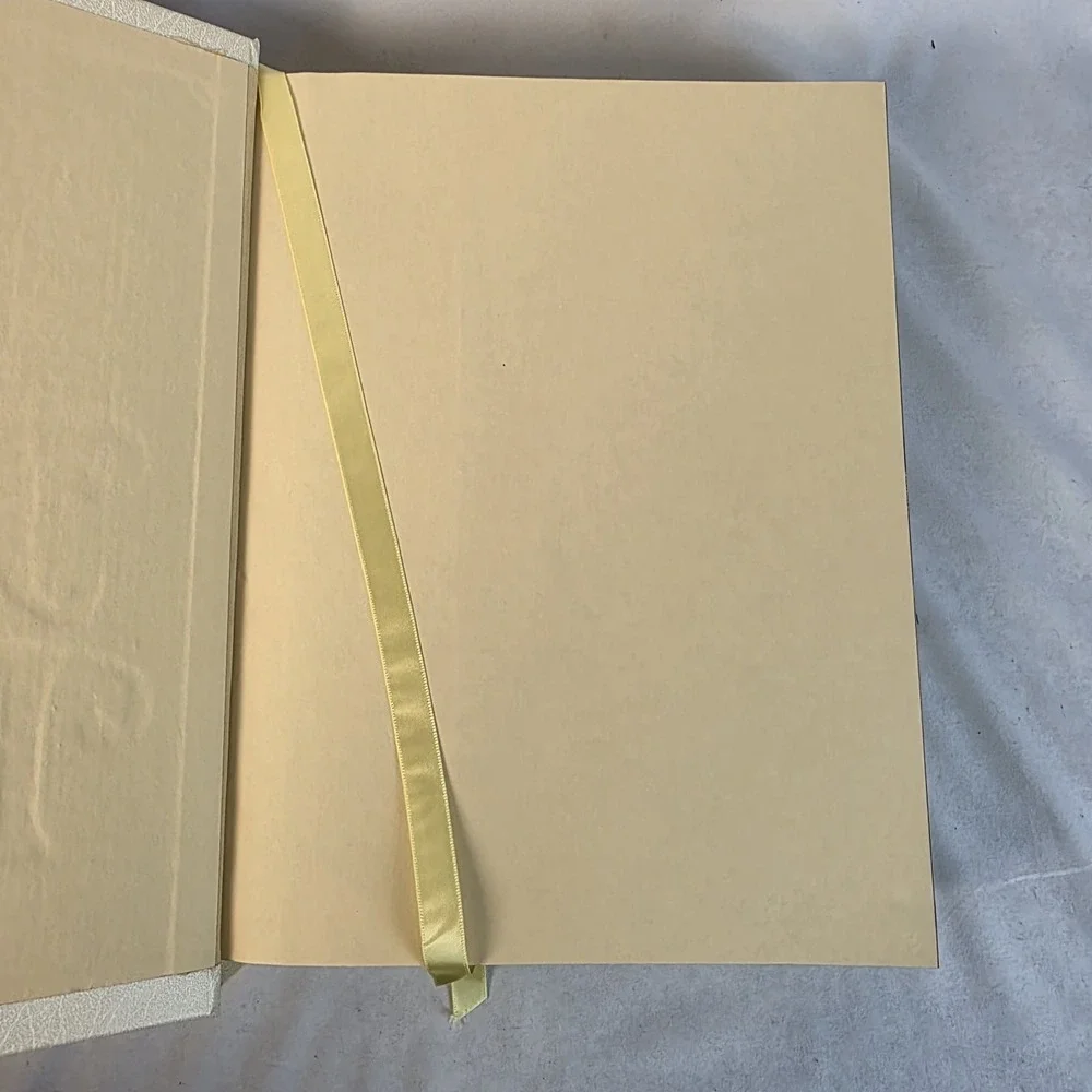 New American Bible Catholic Family Ed. White Padded Gold Edges NEW In‎ Box 1977